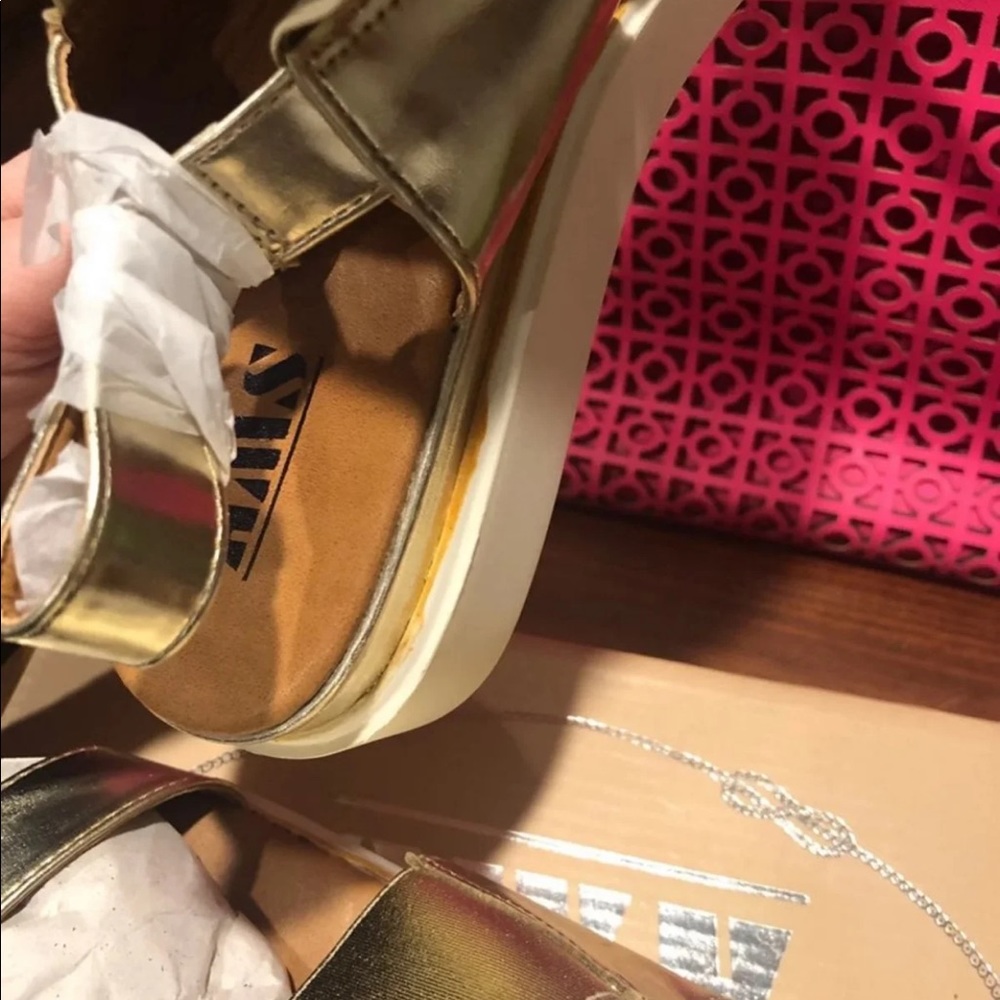 Sandals - Picture 4 of 5